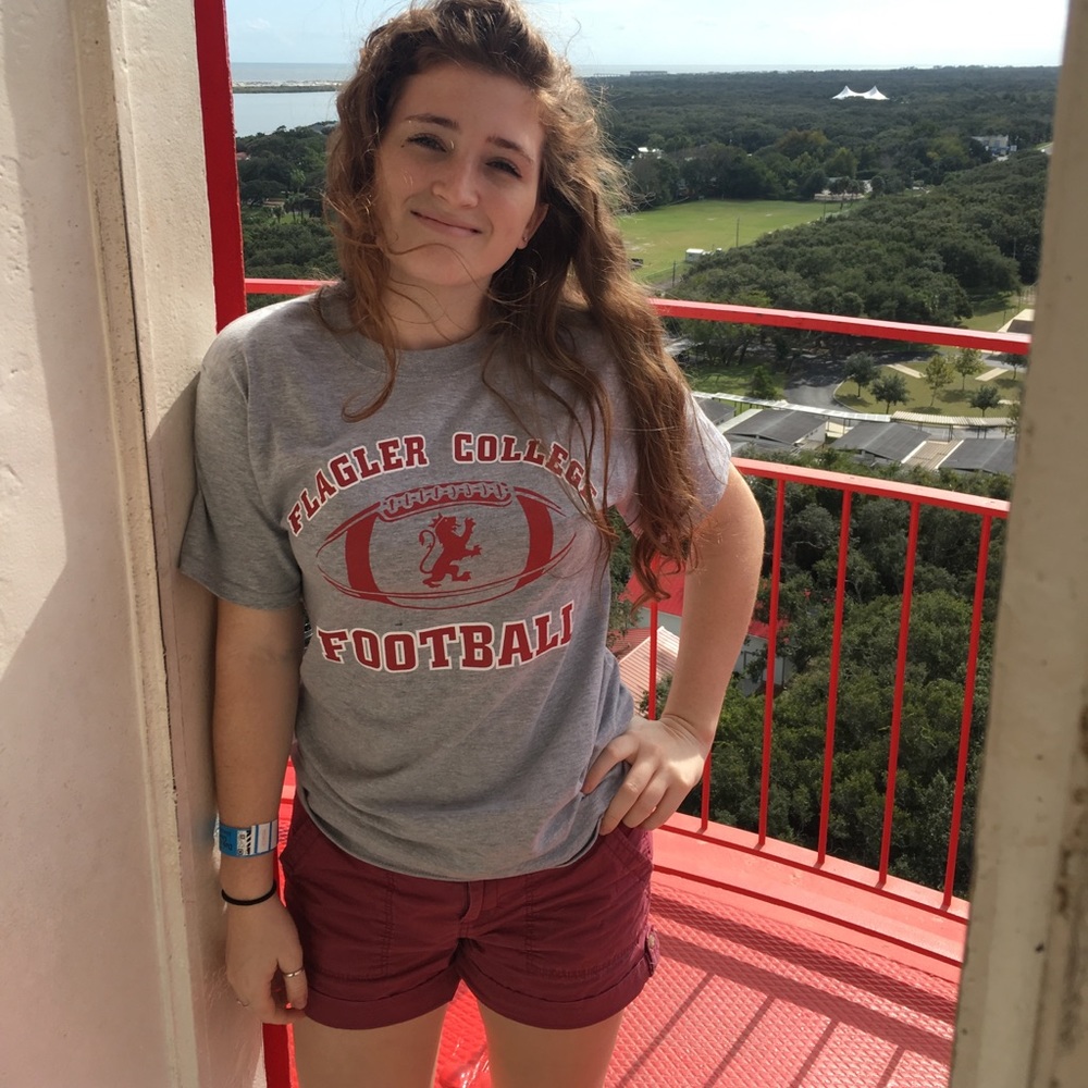 Meet your Posher, Olivia